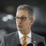 Fala de Zema volta a bombar em BH por exploração de pobres: paga 300 reais