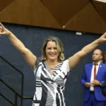 Nely Aquino economizou R$ 300 milhões cortando regalias de vereadores de BH