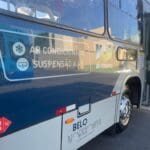 A Câmara de BH abaixou a passagem e aprovou: ônibus que rodar sujo, sem ar-condicionado e sem manutenção, não recebe pagamento. Viu algum problema? Denuncie pelo WhatsApp