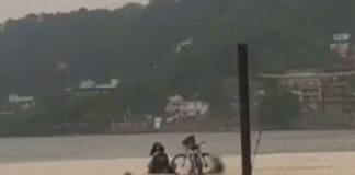 Casal manteve relações em praia