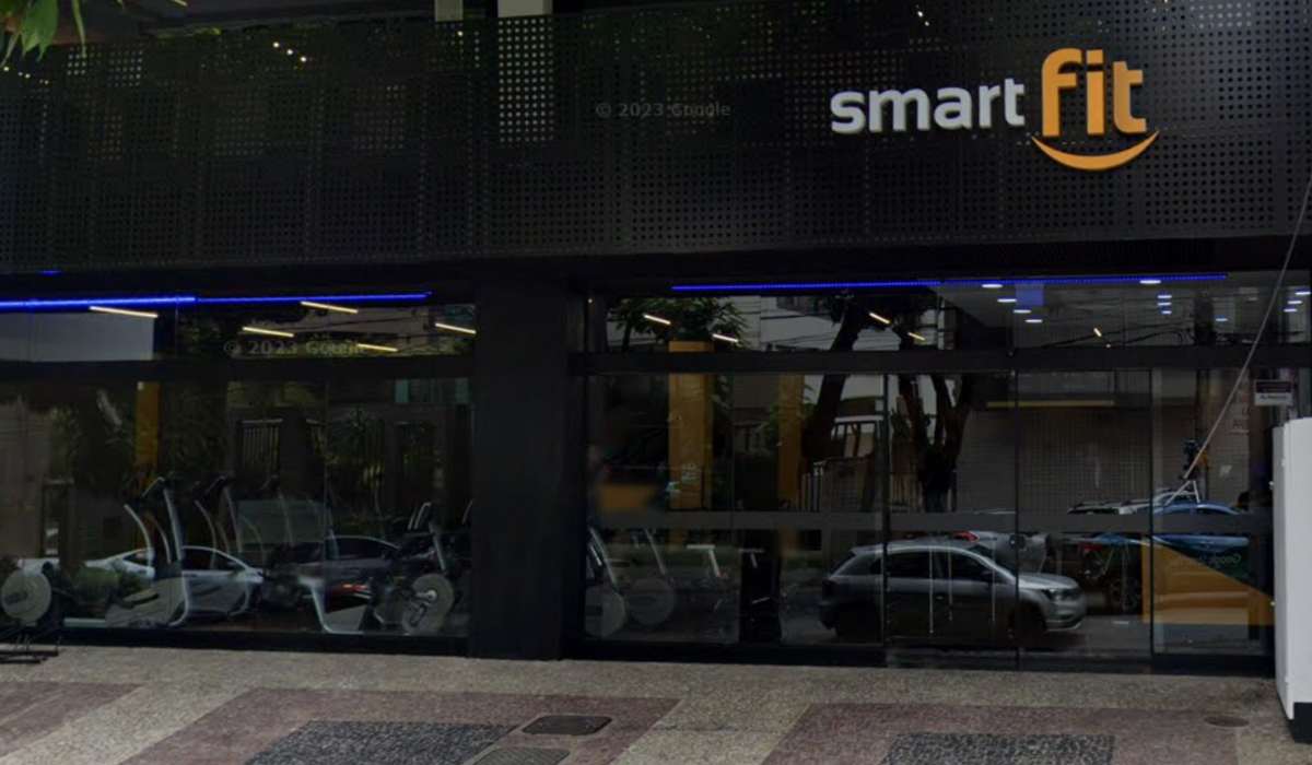 Homens são flagrados transando no banheiro da Smart Fit em BH e expulsos »  Moon BH