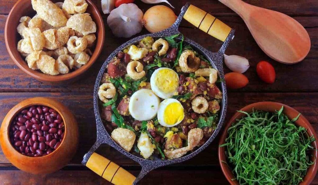 Foto de feijão tropeiro e comida mineira