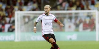 Meia uruguai jogando pelo Flamengo