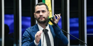 Cleitinho Azevedo: o fiel da balança que pode redesenhar o poder em Minas Gerais Cleitinho Azevedo