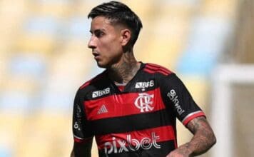 Erick Pulga em campo pelo Flamengo