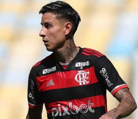 Erick Pulga em campo pelo Flamengo
