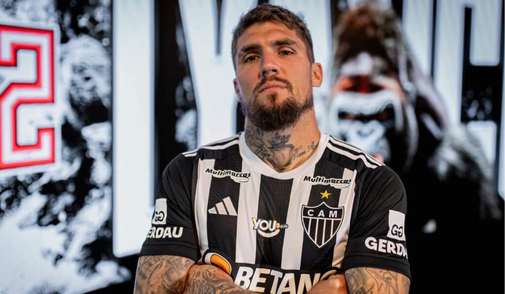 Lyanco se apresenta no Atlético