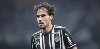 Jogador Igor Gomes em campo no Atlético