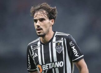 Jogador Igor Gomes em campo no Atlético