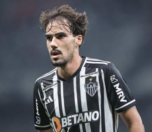 Jogador Igor Gomes em campo no Atlético