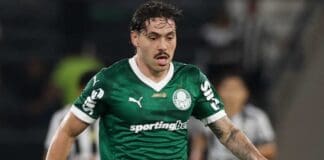 Jogador do Palmeiras, Mauricio em campo