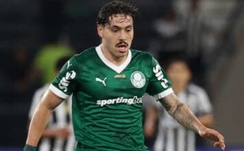 Jogador do Palmeiras, Mauricio em campo