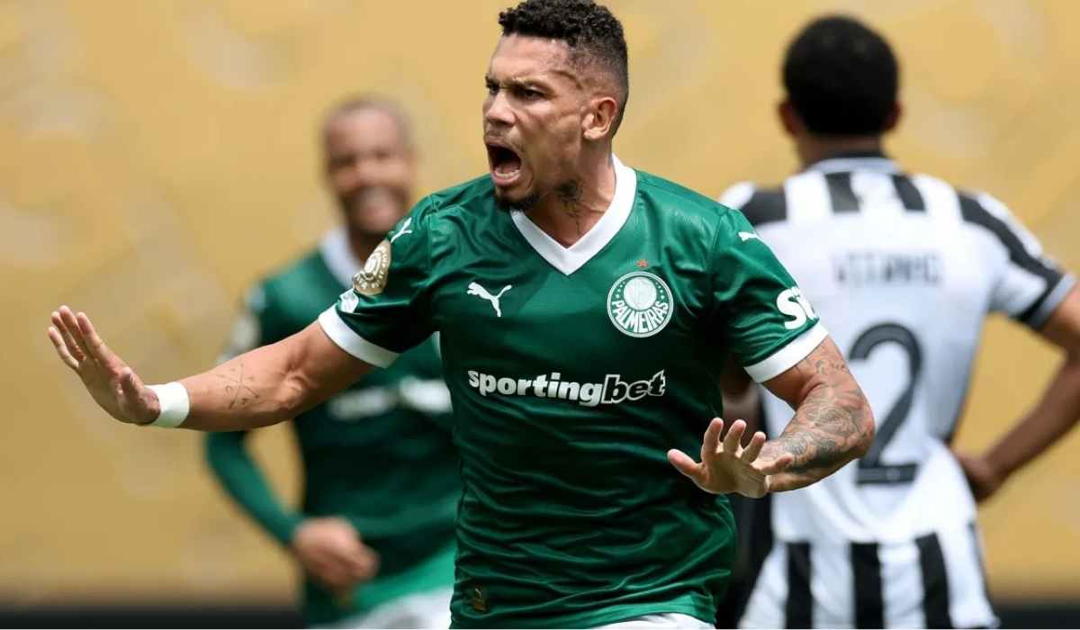 Palmeiras segura Paulinho por ordem médica e Abel ganha problema antes do Flamengo