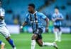 Amuzu em campo pelo Grêmio