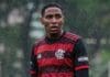 Lorran em campo pelo Flamengo