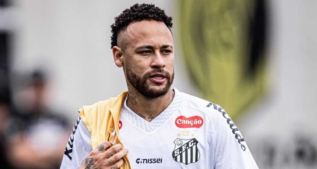 Neymar em dia de treino intenso no Santos