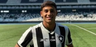 Jogador Kadu do Botafogo