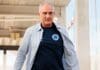 Treinador do Cruzeiro Tite caminha pelo estádio