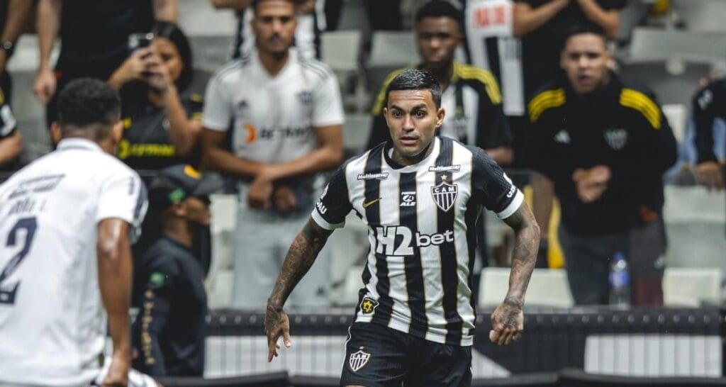 Jogador Dudu do Atlético em partida eletrizante