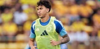Kaio Jorge jogando pelo Cruzeiro com olhar desafiador