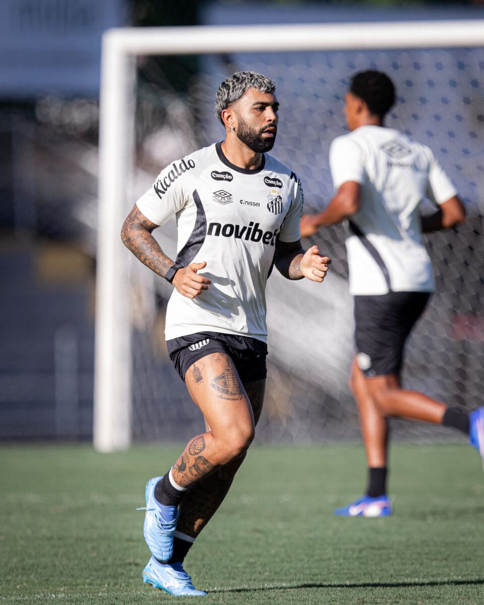 Gabigol no último treino do Santos no CT Rei Pelé