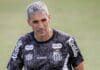Vojvoda treinando time do Santos