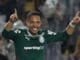 O jogador Vitor Roque, da SE Palmeiras, comemora seu gol