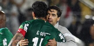 O técnico Abel Ferreira e o jogador Gustavo Gómez (E), da SE Palmeiras