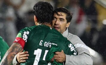 O técnico Abel Ferreira e o jogador Gustavo Gómez (E), da SE Palmeiras