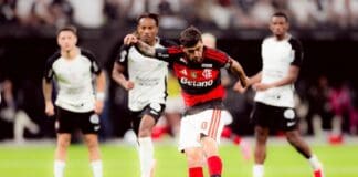 Arrascaeta em jogo contra o Corinthians