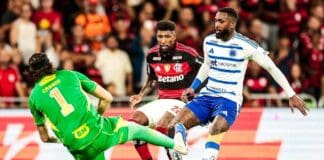 Gerson, Emerson Royal e Cássio em jogo do Crruzeiro e Flamengo