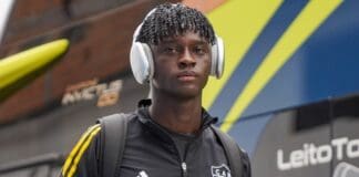 Mamady Cissé chegando ao jogo do Atlético