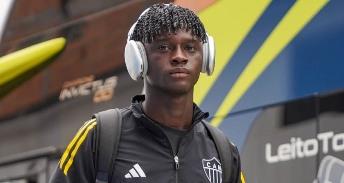 Mamady Cissé chegando ao jogo do Atlético
