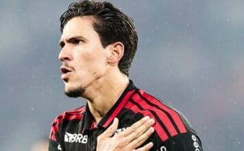 Pedro, do Flamengo, orgulhoso após fazer gol
