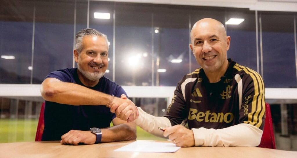 Leonardo Jardim e José Boto no Flamengo, sorridentes