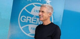 Treinador do Grêmio Luis Castro