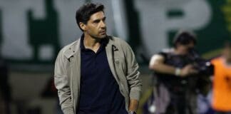 O técnico Abel Ferreira, da SE Palmeiras, em jogo contra a equipe do G Novorinzontino