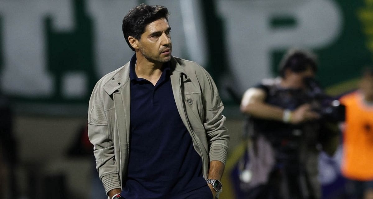 Palmeiras viaja para Libertadores focado após empate no clássico