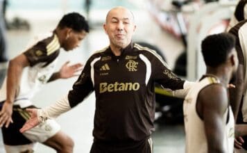 Leonardo Jardim treinando time do Flamengo