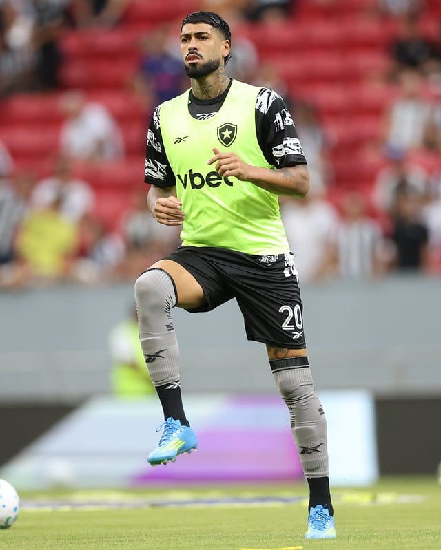 Treino do Botafogo - Alexander Barboza