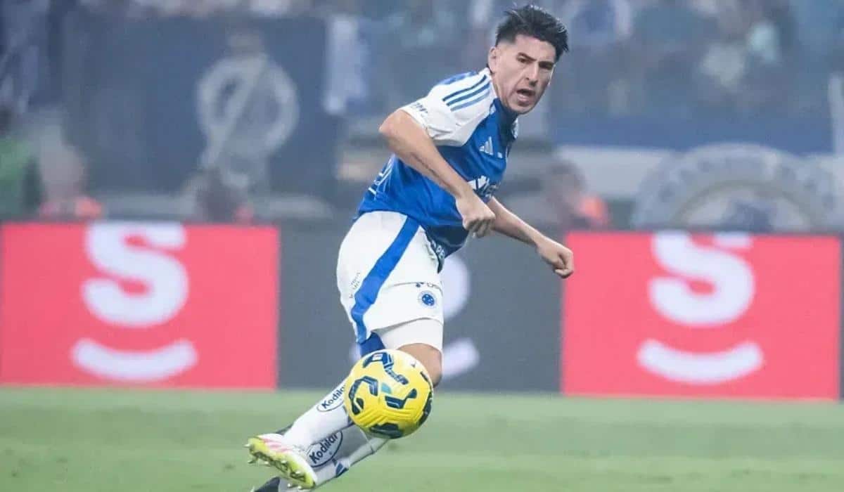 Zagueiro do Cruzeiro, Lucas Villalba