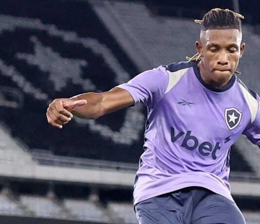 Danilo treinando no Botafogo