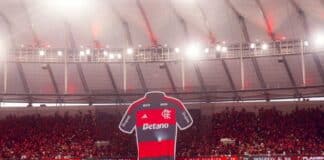 Camisa gigante do Flamengo no Maracanã
