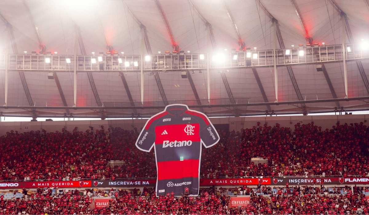 Camisa gigante do Flamengo no Maracanã