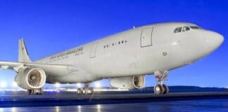Avião na pista de decolagem