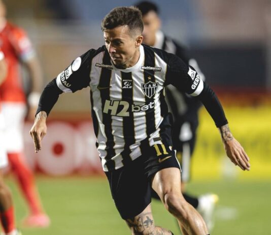 Bernard em campo pelo Atlético