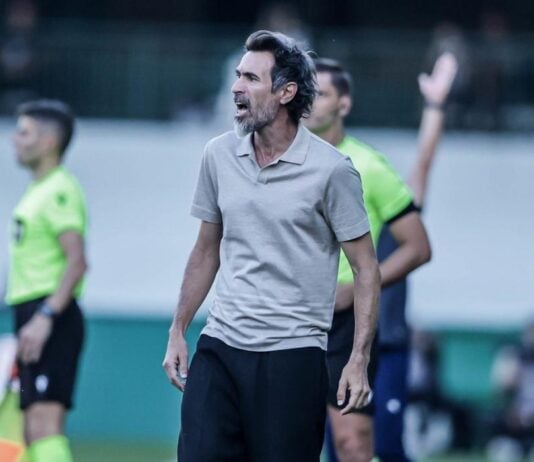 Eduardo Dominguez em campo pelo Atlético