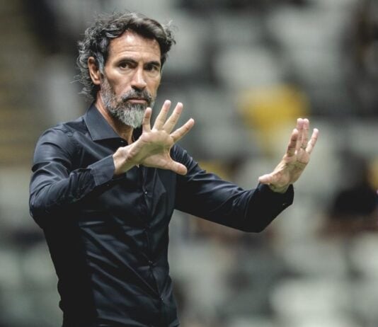 Treinador Eduardo Dominguez do Atlético