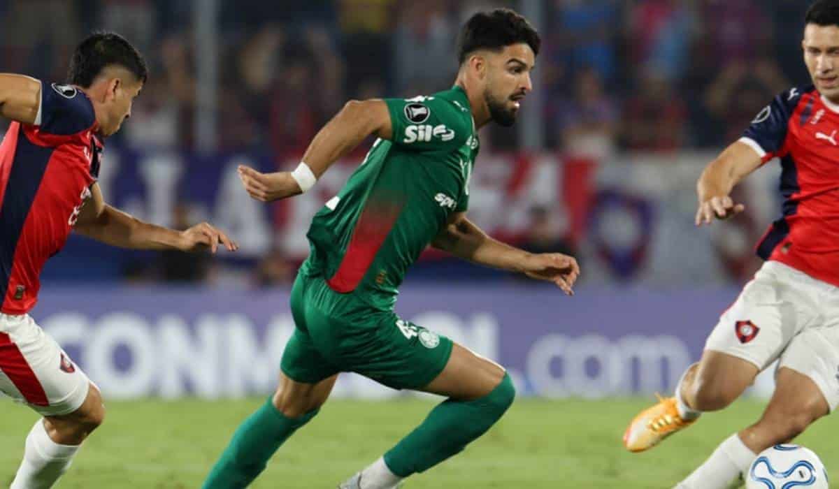 Flaco Lopez em campo no Palmeiras