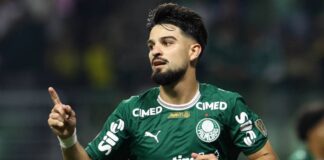 O jogador Flaco López, da SE Palmeiras, comemora seu gol
